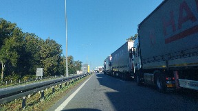 Kamioni na granici četiri sata